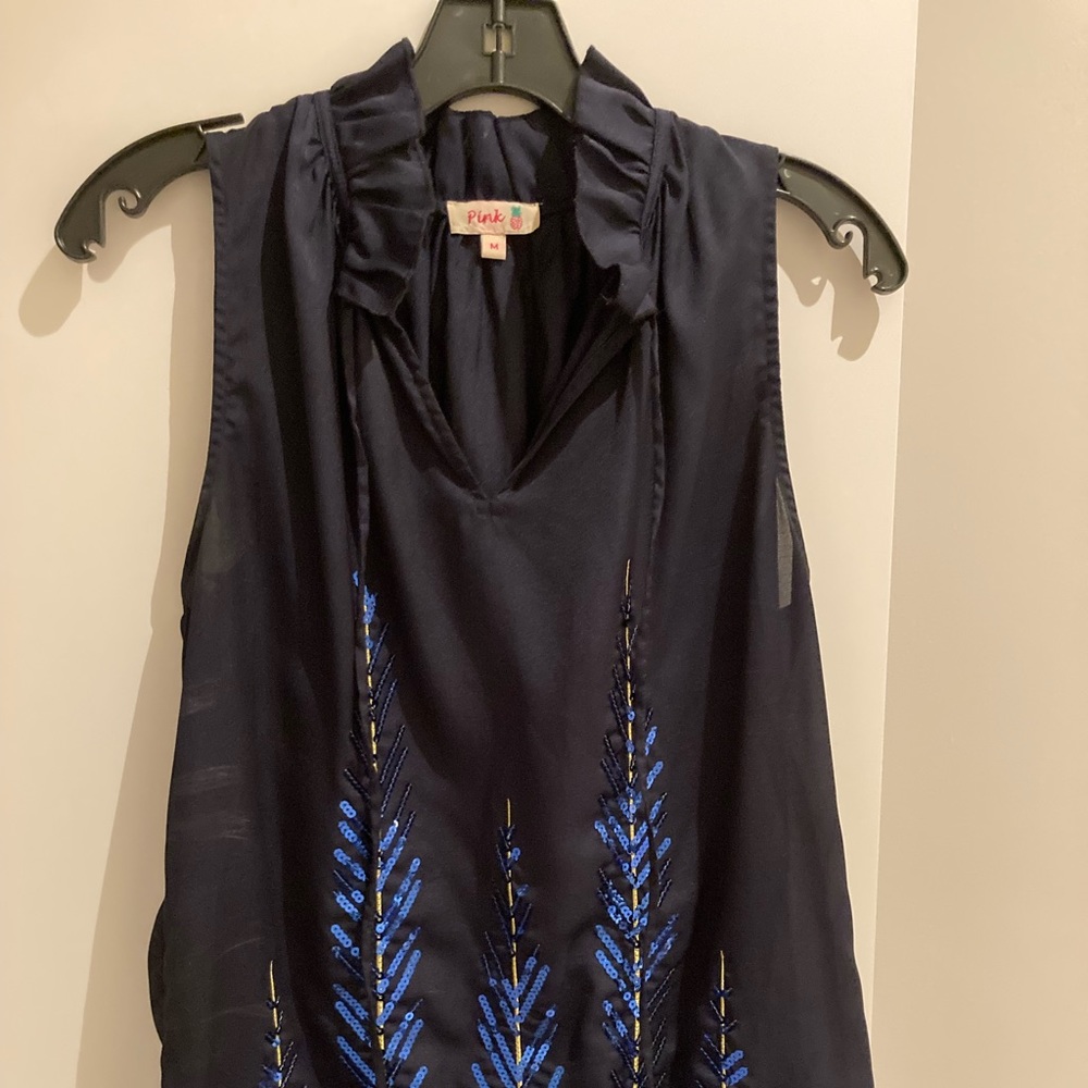 Sleeveless preppy women’s shirt